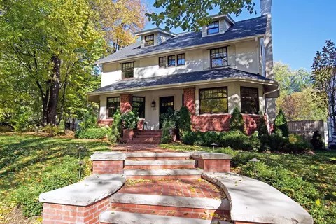 2125 Kenwood Pkwy, Minneapolis, MN 55405