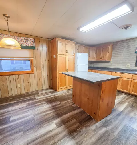 Kitchen - 1025 23rd Pine Ln, Cambridge, MN 55008 photo 6 of 7