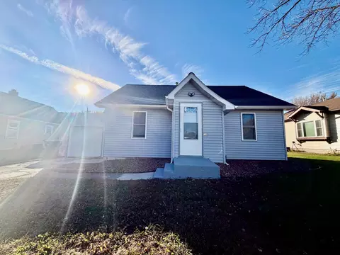 714 S Elm St, Lamberton, MN 56152