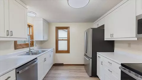 638 Julii St, Willmar, MN 56201 photo 4