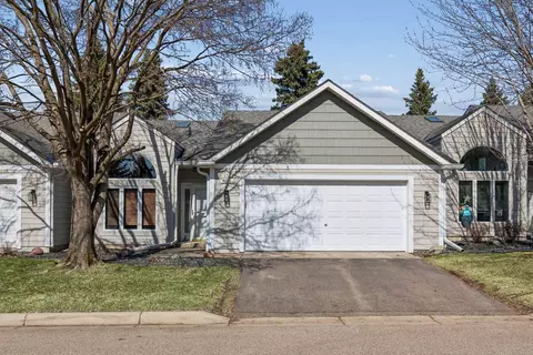 805 Southcross Dr E, Burnsville, MN 55306