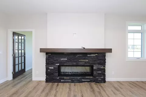 Living - 235 Emma Ct, Mapleton, ND 58059 photo 6 of 7