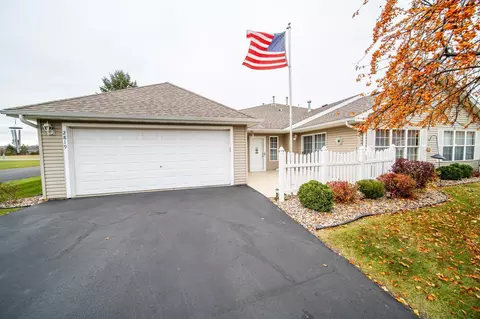 2819 Salem Meadows Dr SW, Rochester, MN 55902