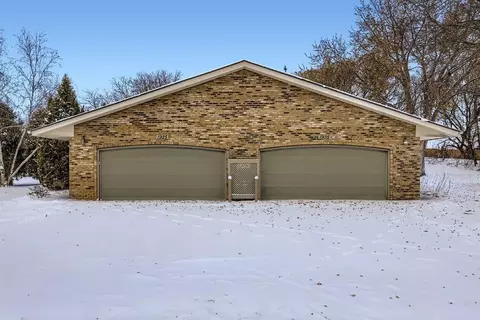 1935 Harbor Ln N, Plymouth, MN 55447