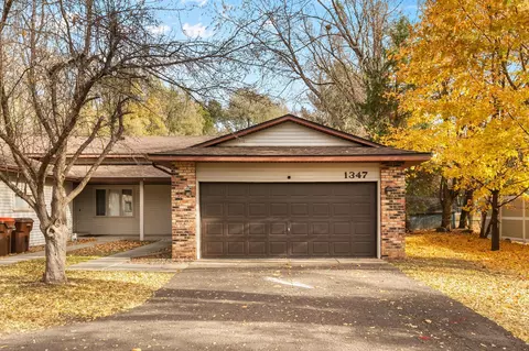 1347 Hadley Ave N, Oakdale, MN 55128