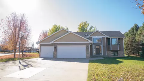 1048 Prairie Ridge Ln, Lester Prairie, MN 55354