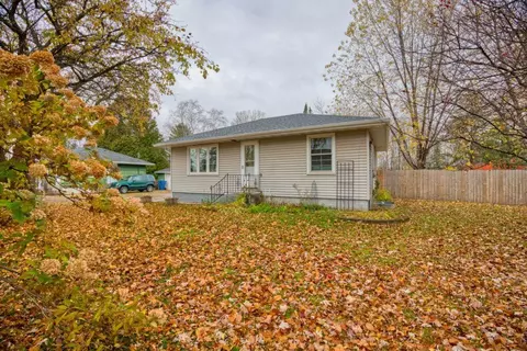 1505 E 39th St, Hibbing, MN 55746