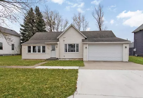 215 Irvin St, West Concord, MN 55985