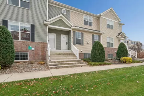 7748 Madelyn Creek Dr, Victoria, MN 55386