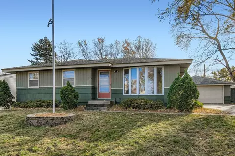 80 Sherrie Ln, Woodbury, MN 55125