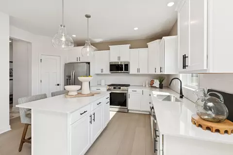 5165 Windlass Dr, Woodbury, MN 55129