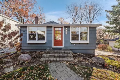 58 Grove St, Mahtomedi, MN 55115
