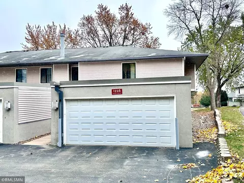 1228 Wagon Wheel Rd, Hopkins, MN 55343