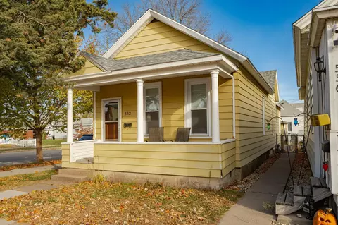 552 E 4th St, Winona, MN 55987