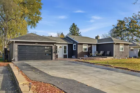 8429 1st Ave S, Bloomington, MN 55420