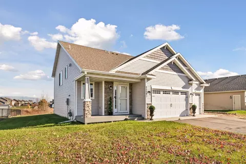 8666 Ebersole Ave, Monticello, MN 55362