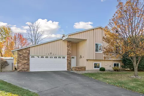 10431 Rhode Island Cir, Bloomington, MN 55438