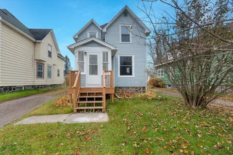 618 3rd St, Proctor, MN 55810