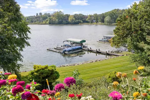 7011 Willow Creek Rd, Eden Prairie, MN 55344