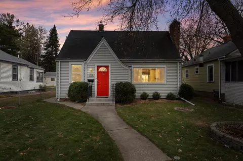 1772 Eustis St, Lauderdale, MN 55113