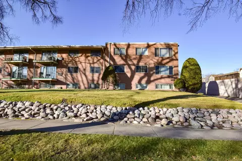 605 7th St S #2, Fargo, ND 58103