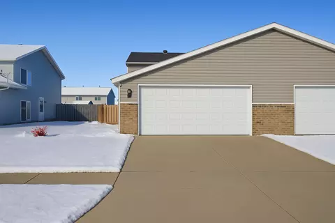 1054 42nd Ave W, West Fargo, ND 58078