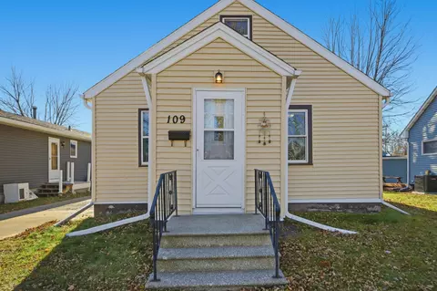109 5th Ave W, West Fargo, ND 58078
