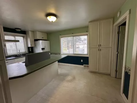 Kitchen - 623 3rd St, Duluth, MN 55810 photo 2 of 3
