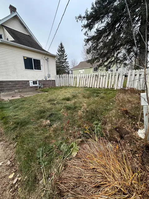 Exterior - 623 3rd St, Duluth, MN 55810 photo 4 of 8