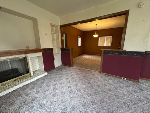 Living - 623 3rd St, Duluth, MN 55810 photo 3 of 7