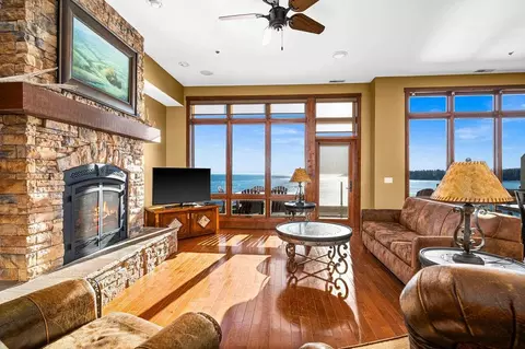 1412 Burlington Rd #4-102, Two Harbors, MN 55616