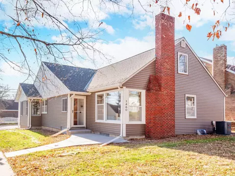 1460 Eleanor Ave, Saint Paul, MN 55116