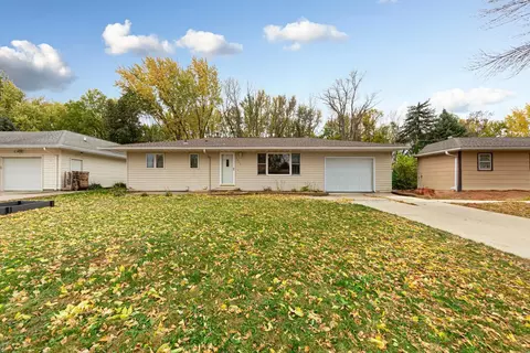 2609 E Main St, Mankato, MN 56001