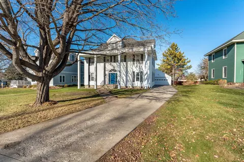 414 E Division St, Elbow Lake, MN 56531