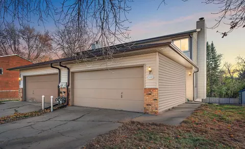 16591 Terrey Pine Dr, Eden Prairie, MN 55347