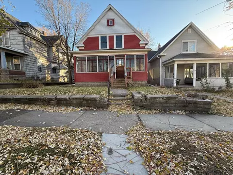 668 Jessamine Ave E, Saint Paul, MN 55106