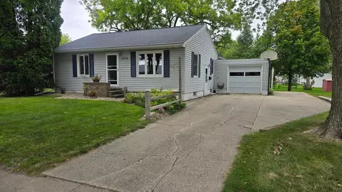 1430 N Park St, Fairmont, MN 56031