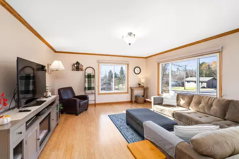 Living - 604 N Blackman Ave, Duluth, MN 55811 photo 1 of 3