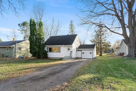 76 Mcleod Ave NE, Hutchinson, MN 55350