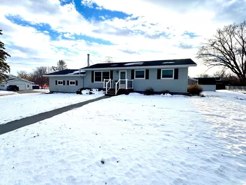 506 7th St NE, Stewartville, MN 55976