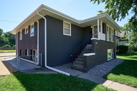 1284 Snelling Ave N, Saint Paul, MN 55108