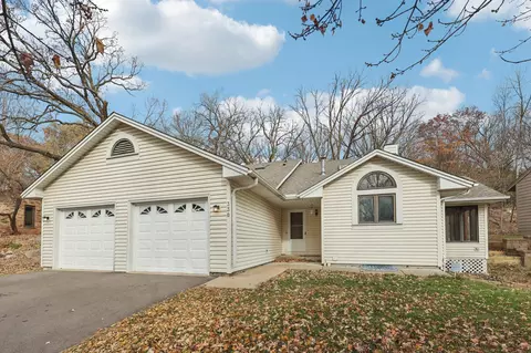 330 E 152nd St, Burnsville, MN 55306
