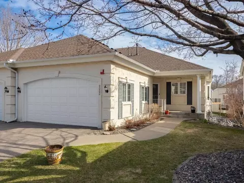 8002 Victoria Ln, Saint Louis Park, MN 55426