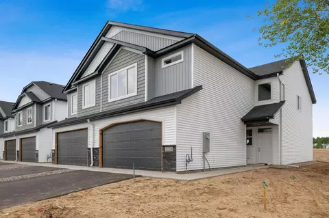 2100 Cleveland Ln S, Cambridge, MN 55008