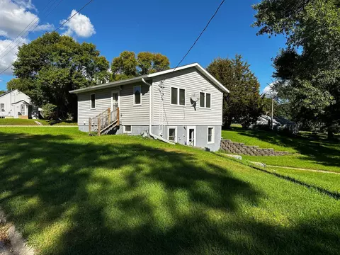 401 E Broadway St, Starbuck, MN 56381