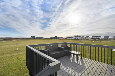 Exterior - 302 8th St E, Horace, ND 58047 photo 2 of 4