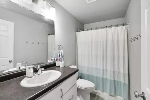 Bath - 302 8th St E, Horace, ND 58047 photo 2 of 2