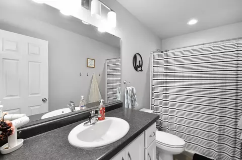 Bath - 302 8th St E, Horace, ND 58047 photo 1 of 2