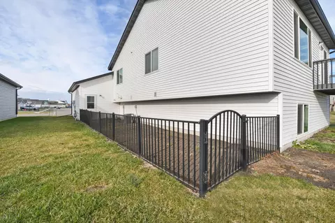 Exterior - 302 8th St E, Horace, ND 58047 photo 4 of 4