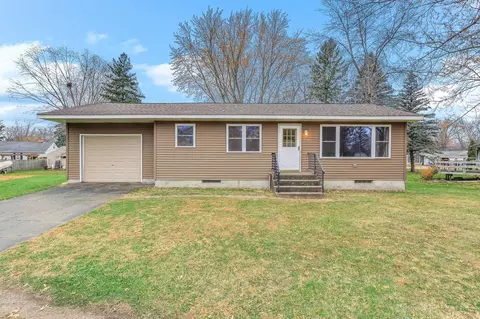 30740 Palmer Ct, Lindstrom, MN 55045